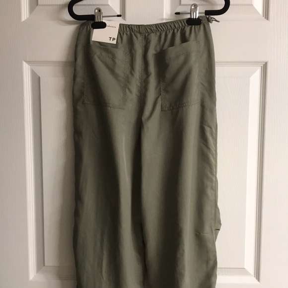 Aeropostale Parachute / Cargo Track Pants, NWT, Olive Green, XS, Lightweight - Picture 2 of 9